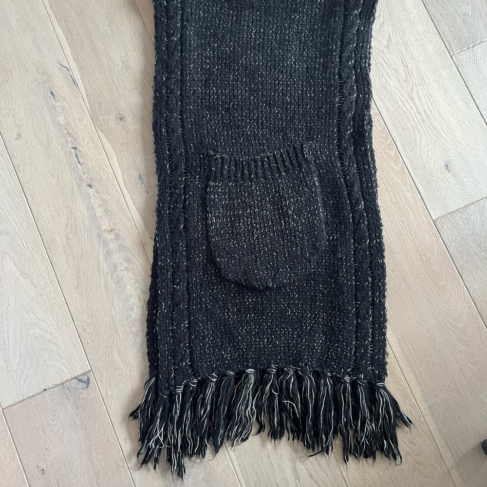 Shawl - Picture 2 of 2